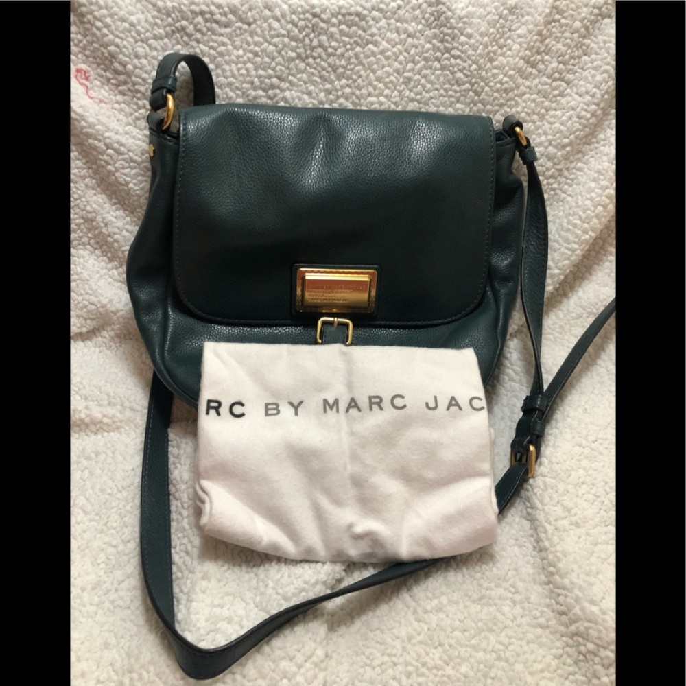 💯 100% Authentic Marc Jacob brand new leather cross body